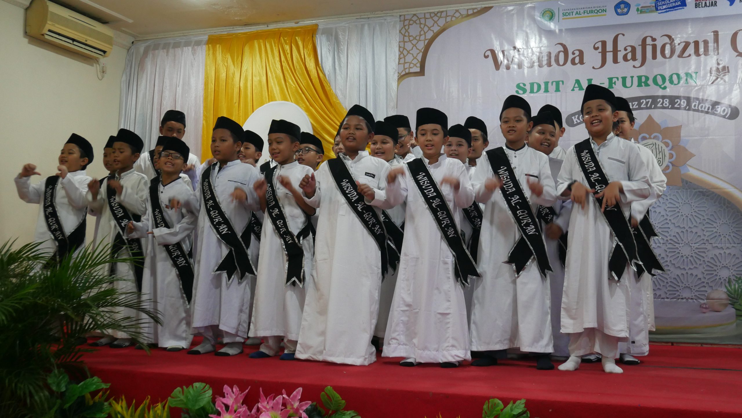 Wisudawan laki-laki kategori 1 Juz pada Wisuda Hafidz SDIT Al-Furqon 2023