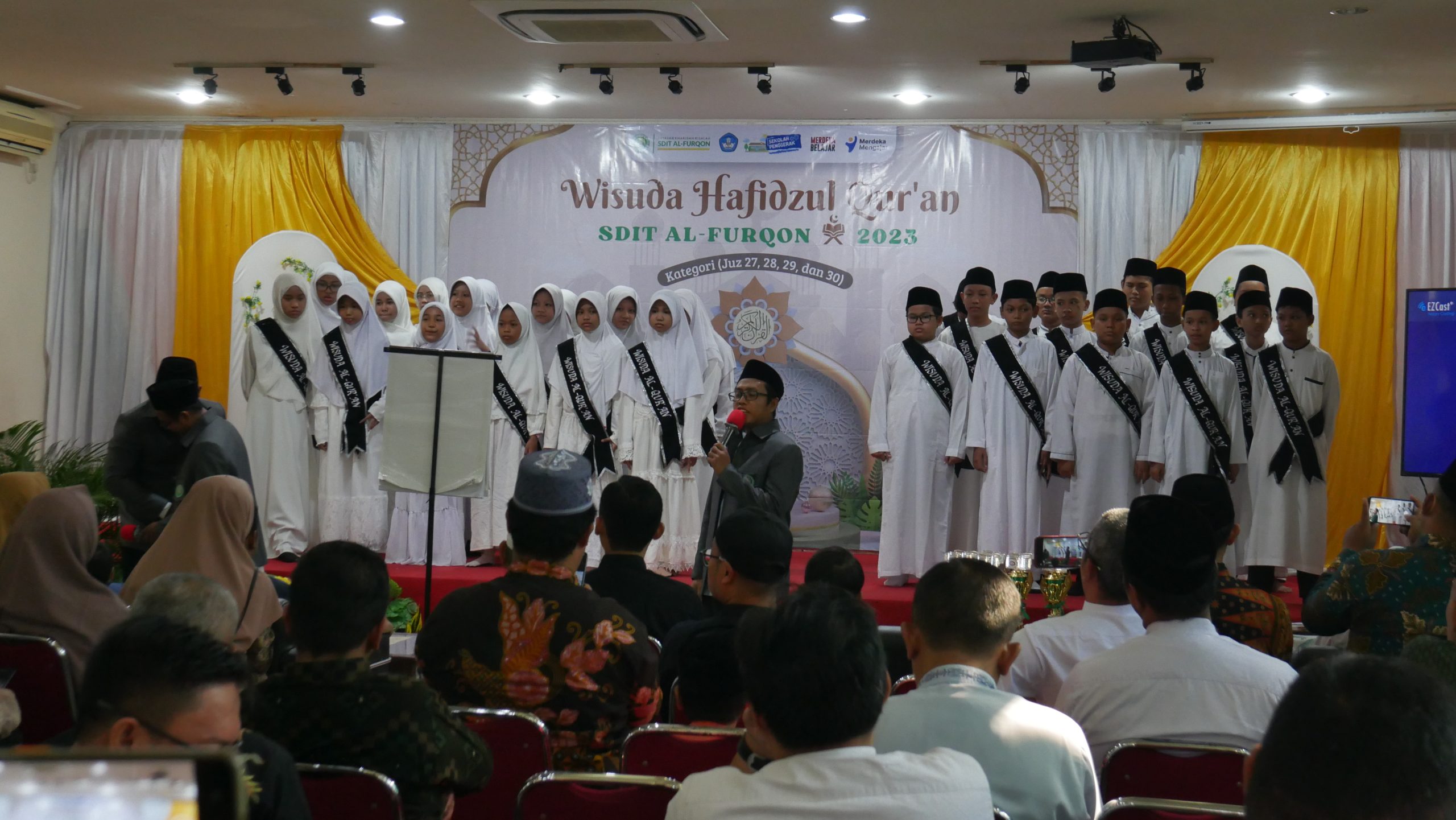 Penampilan Gharib dan Tajwid dari Wisudawan pada Wisuda Haifdz SDIT Al-Furqon 2023