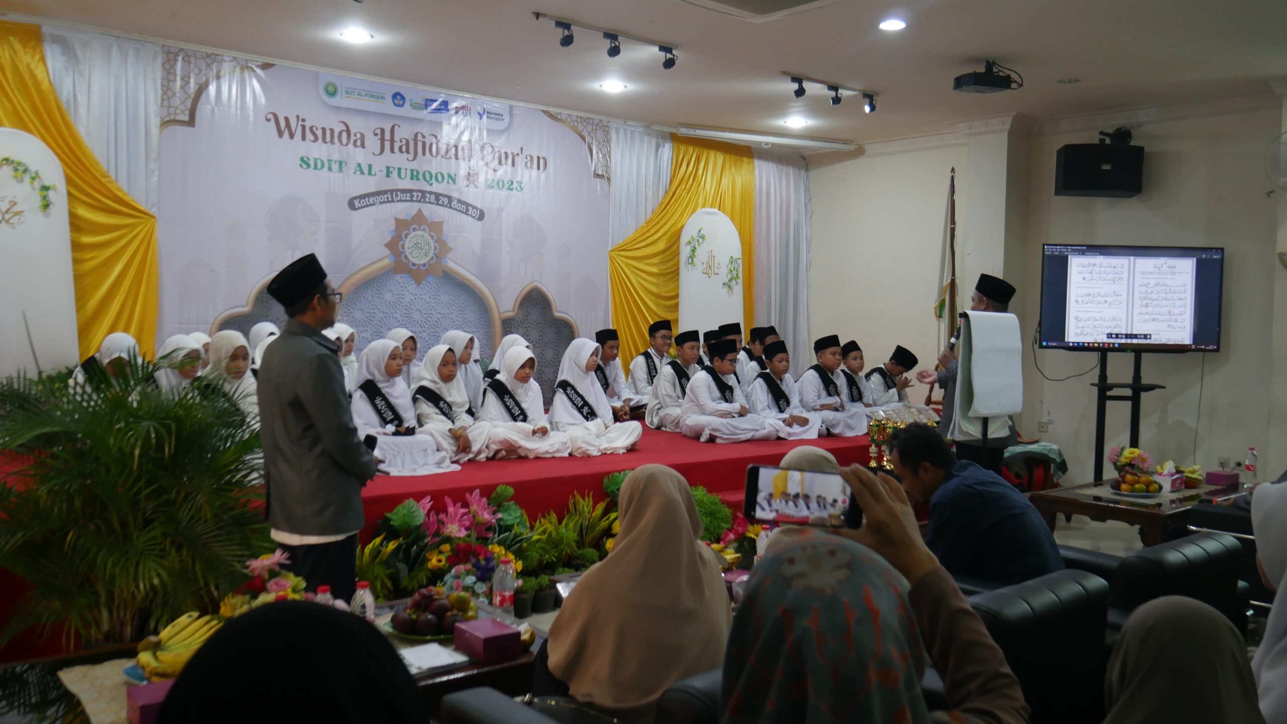 Penampilan Gharib dan Tajwid oleh Wisudawan pada Wisuda Haifdz SDIT Al-Furqon 2023