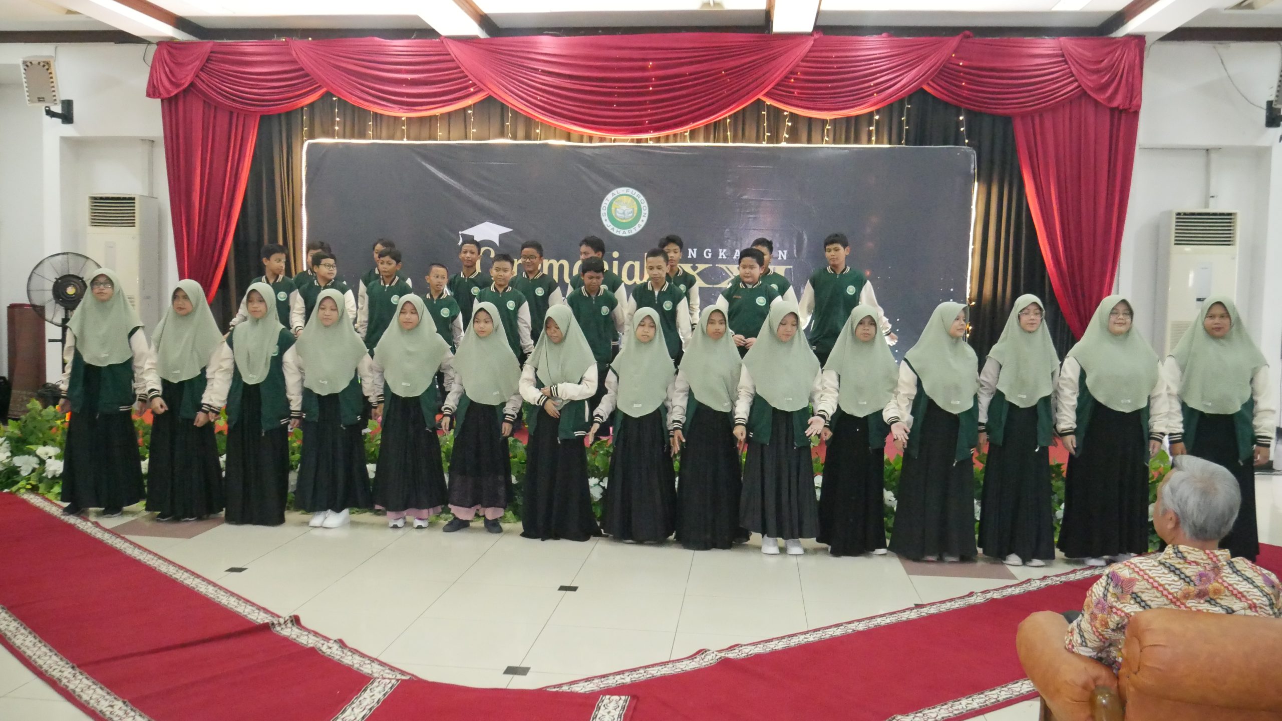 Penampilan Sahabat Selamanya dari Kelas 6 Angkatan XXI (21) SDIT Al-Furqon (1)