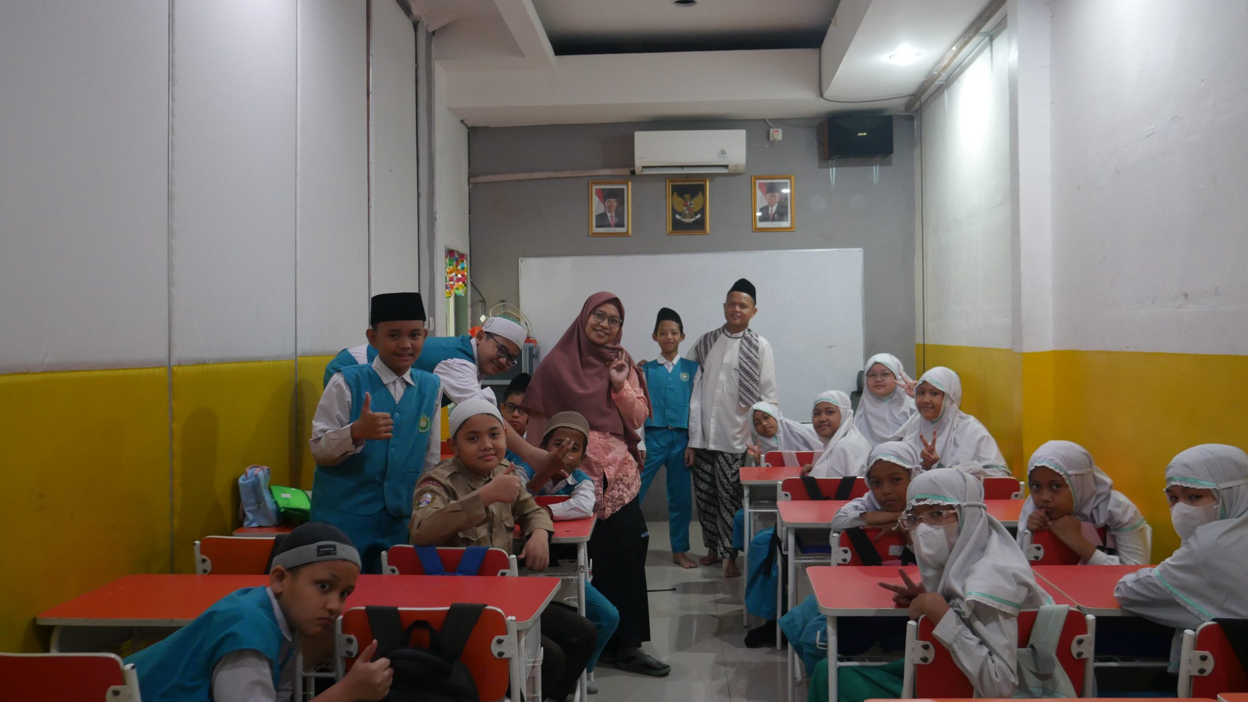 Hari pertama sekolah kelas 6B SDIT Al-Furqon Juli 2023