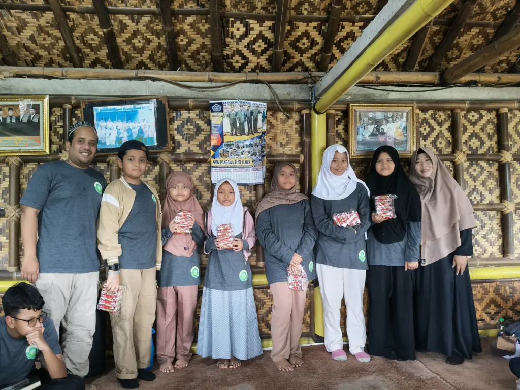 Foto Para Peserta didik terbaik pada Mukhoyyam Al-Qur'an SDIT Al-Furqon ke-9