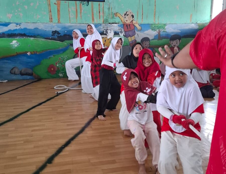 lomba tarik tambang
