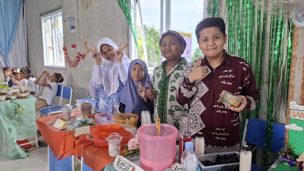 Festival Budaya - Kelompok Bandung (Ashraf, Abrisam, Hani, Qiyya)