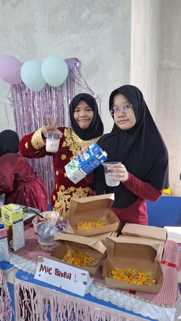 Festival Budaya - Kelompok Padang (Arsyila, Syifa)